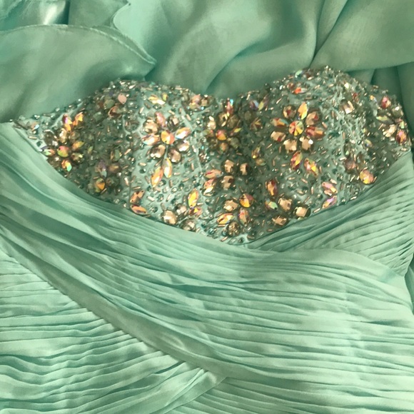 Gorgeous beaded aqua/mint sweetheart prom gown - Picture 2 of 8